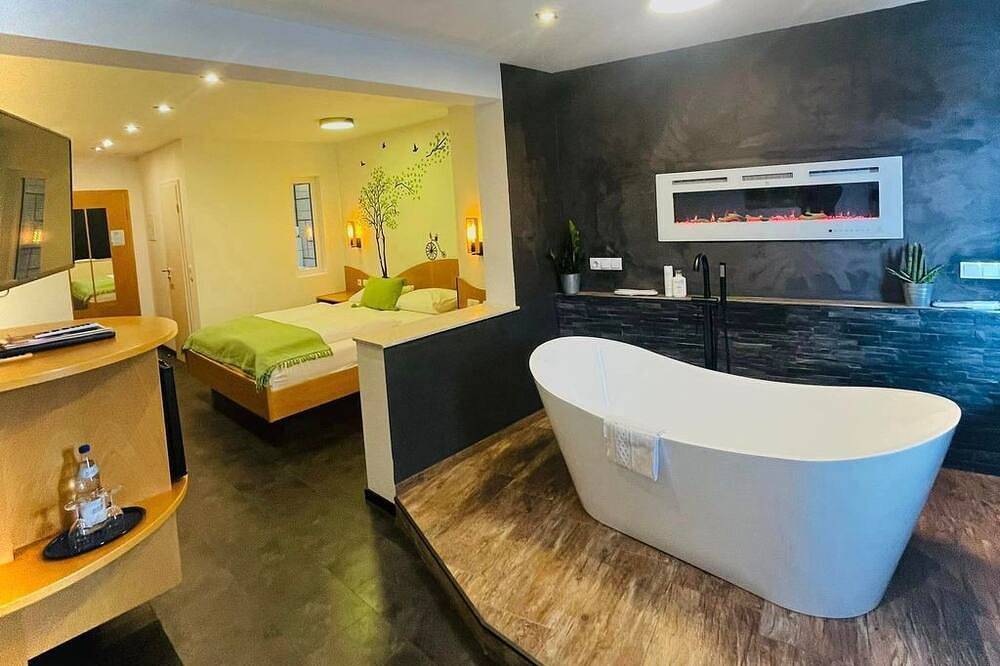 Budget  Doppelzimmer Dusche/Wc - Berghotel Kristall in Idar-Oberstein, Nahetal