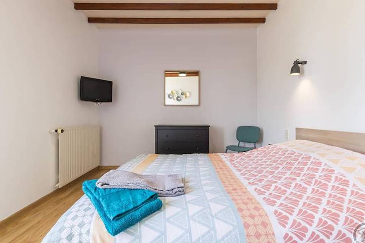 Gîte pour 15 personnes, avec sauna ainsi que jacuzzi et jardin, animaux acceptés à Saint-Brice-de-Landelles - 3