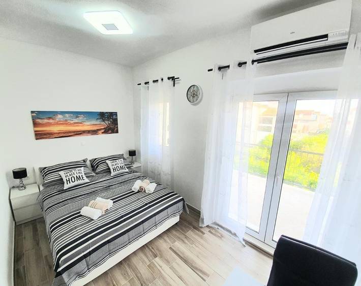 Ferienwohnung für 2 Personen, mit Garten und Ausblick, mit Haustier in Kaštela