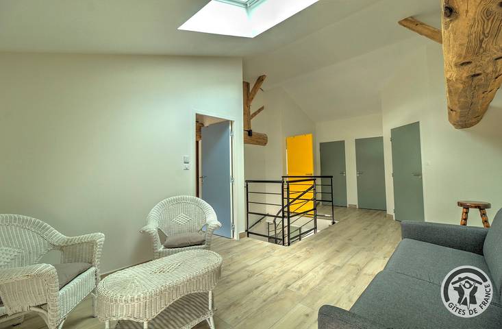 Gîte pour 15 personnes, avec terrasse dans Rhône - 4