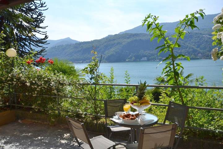 Villa für 9 Personen, mit Seeblick und Ausblick sowie Garten, mit Haustier in der Schweiz - 4