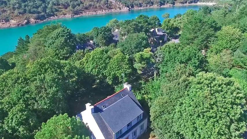 Location de vacances pour 8 personnes, avec jardin dans Plage Kerfany
