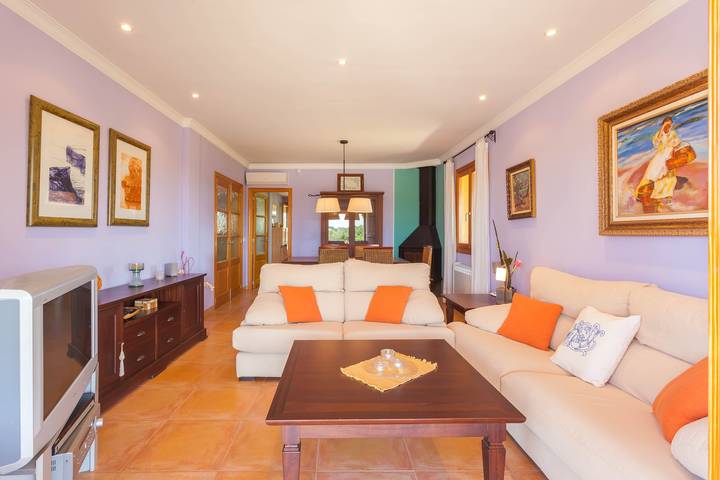 Villa Santa Eulalia con piscina privada, aire acondicionado y jardín in Santa Margalida, Mallorca Norte