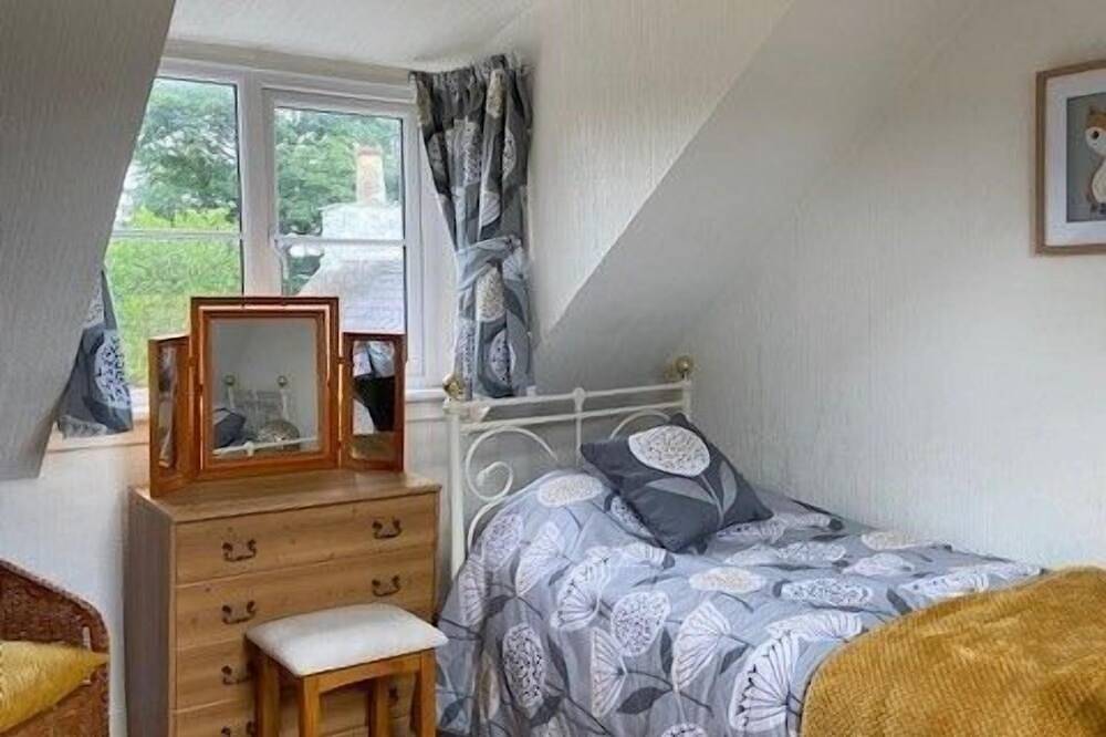 St Marys Cottage -  a cottage that sleeps 4 guests  in 2 bedrooms in Dumfries und Galloway