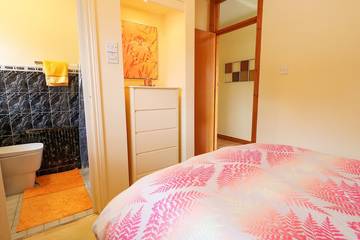 Log Cabin for 5 People in County Fermanagh, Photo 3