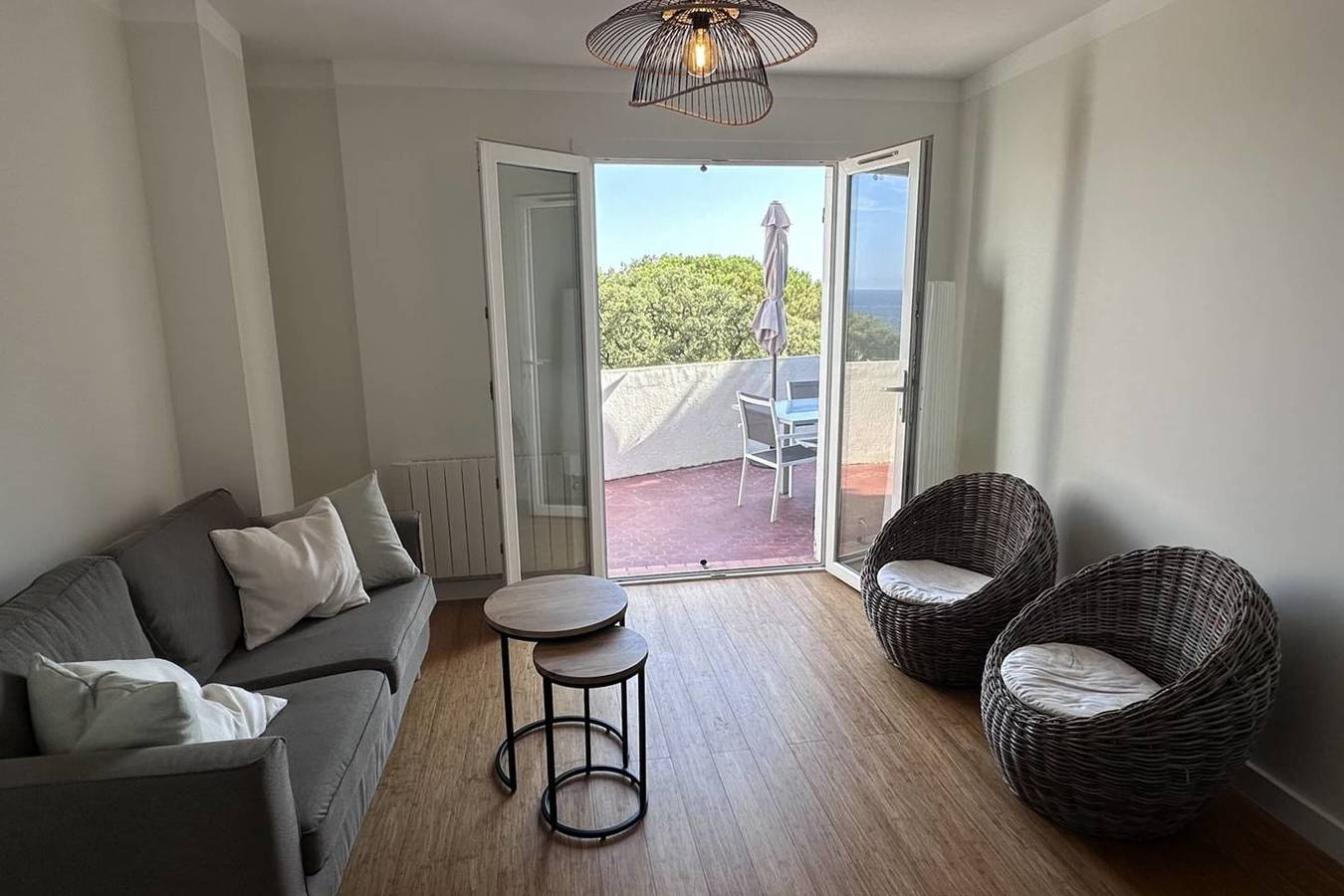 Appartement entier, Appartement 3p avec terrasse face à la mer in Les Issambres, Roquebrune-sur-Argens