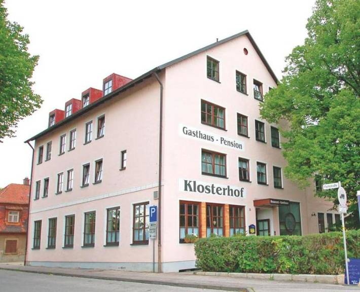 Hotel, mit Terrasse