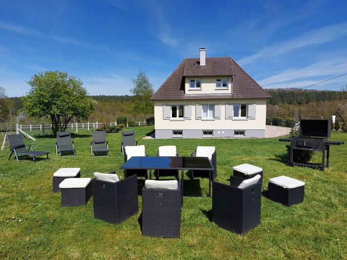 Gîte pour 8 personnes, avec jardin et terrasse, animaux acceptés