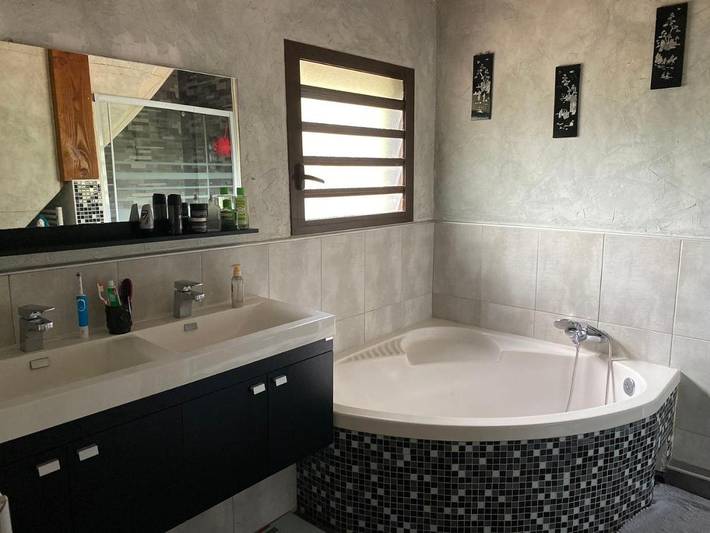 Location de vacances pour 6 personnes, avec balcon ainsi que jardin et piscine à Païta - 2