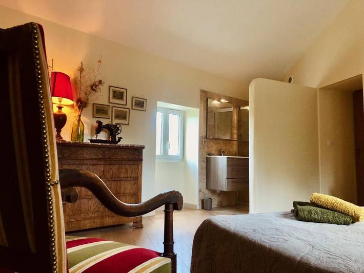 Gîte pour 2 personnes, avec terrasse ainsi que jardin et vue à Saint-Julien-de-Cassagnas - 4