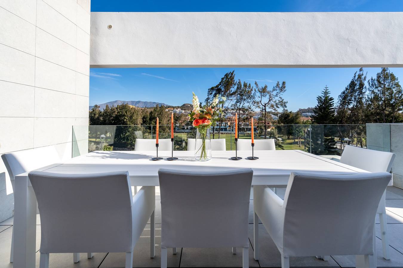 Entire apartment, Holiday Apartment Navigolf 470 with Mountain View, Pool, Terrace & Wi-Fi in La Cala de Mijas, Mijas