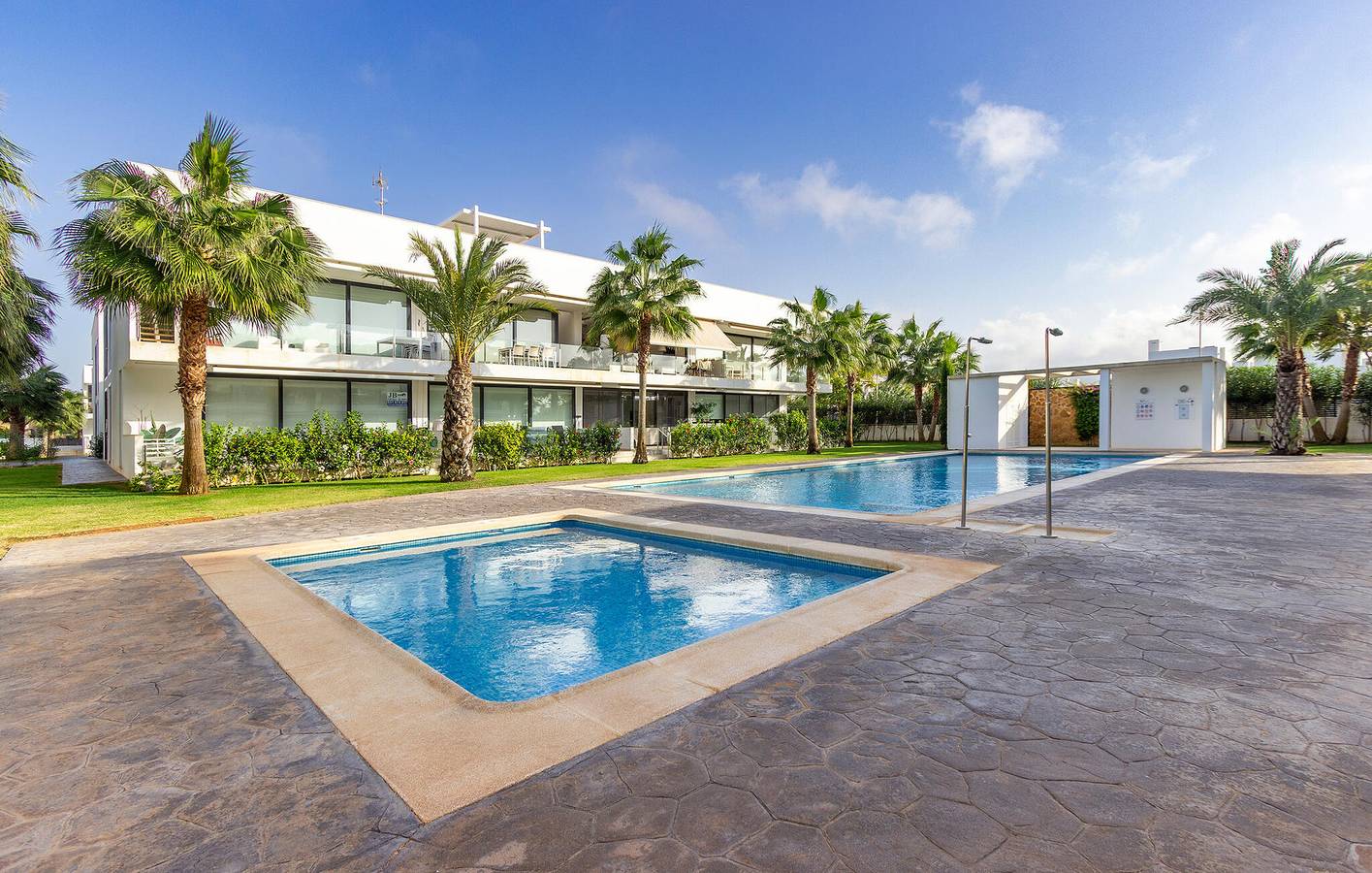 Apartamento vacacional entero, ¡Acogedor apartamento con piscina, jardín y aire acondicionado - 600m de la playa! in Mar Menor, Costa Cálida