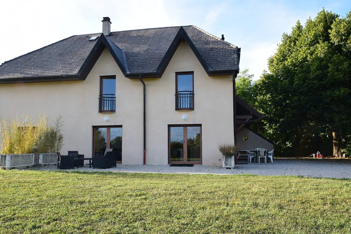 Villa 'Le Paradis' avec vue sur la montagne, terrasse privée et jardin privé in Sillingy, Région d'Annecy