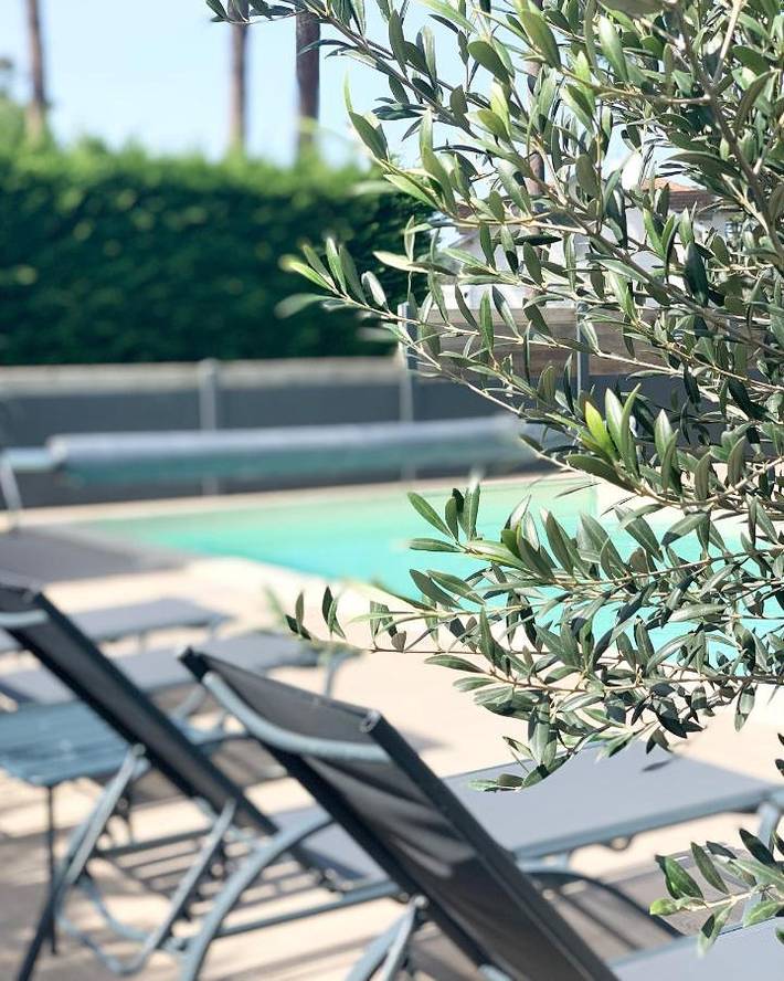 Hôtel pour 2 personnes, avec piscine et vue ainsi que jardin et vue sur le lac dans Lac d'Aureilhan - 4