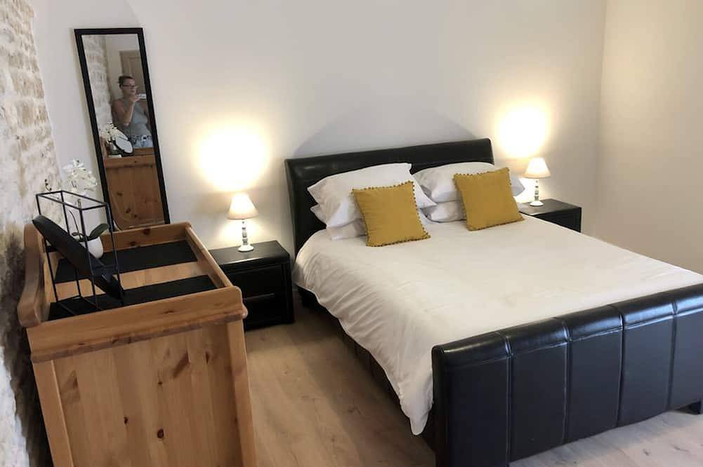A Touch of Paradise in rural France with heated pool in Vanzay, Région de Niort