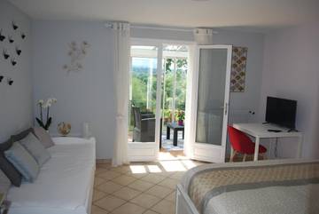 Chambre d’hôte pour 4 personnes, avec jardin et vue à Pontacq
