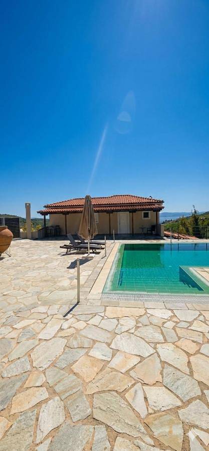 Villa für 7 Personen, mit Garten und Pool sowie Ausblick, kinderfreundlich auf Skiathos