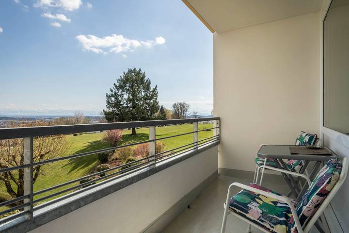 Ferienwohnung für 4 Personen, mit Balkon und Garten sowie Seeblick