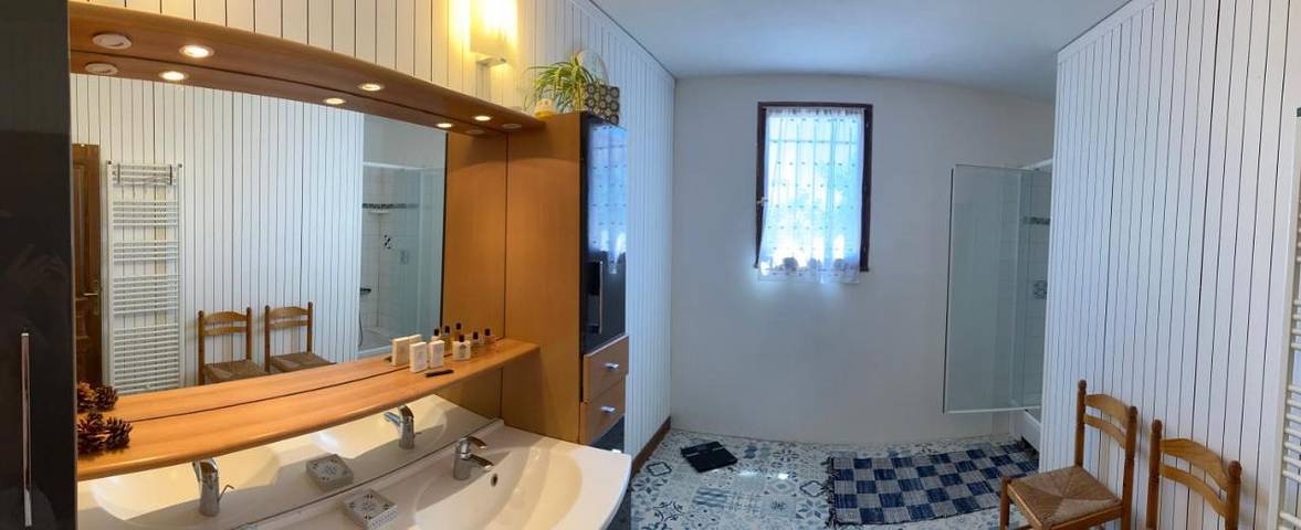 Gîte pour 2 personnes, avec piscine ainsi que vue et jardin à Le Crès - 4