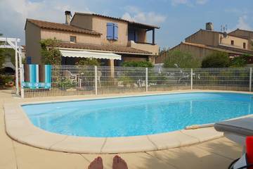 Cottage pour 6 personnes, avec jardin et terrasse à Simiane-Collongue