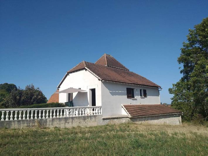 Gîte pour 5 personnes, avec jardin et terrasse à Labastide-Murat