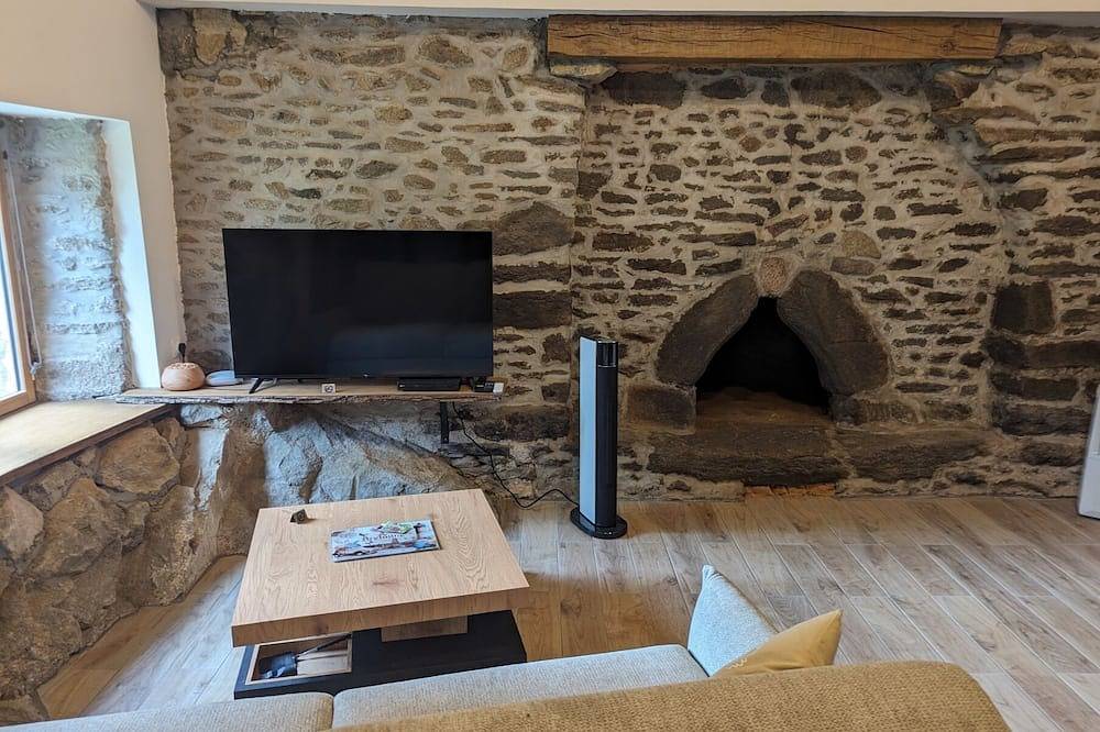 Gîte Atypique Avec Services Tout Inclus, à L'orée D'une Forêt Privée in Le Mené, Dinan und Umgebung