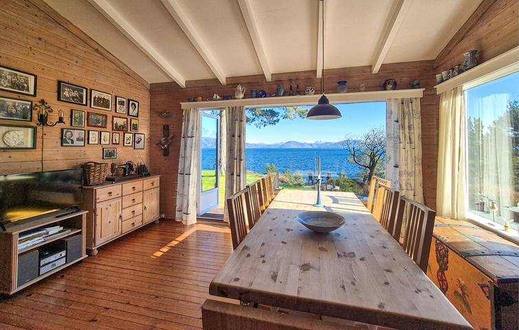 Ferienhaus für 8 Personen mit Terrasse in Fusa