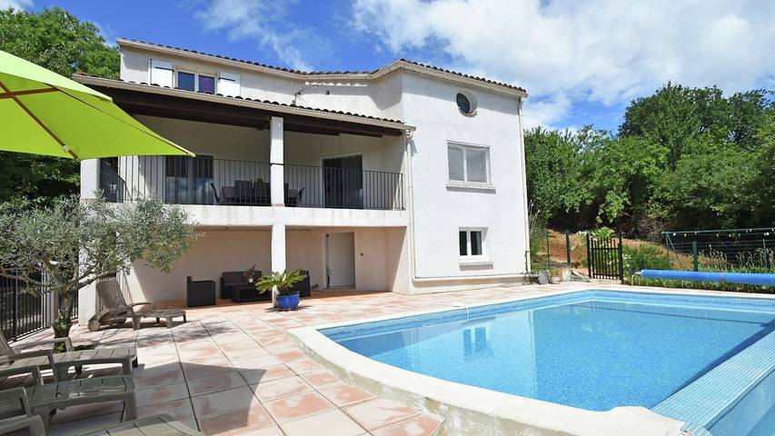 Villa für 8 Personen, mit Pool und Balkon sowie Garten - 1