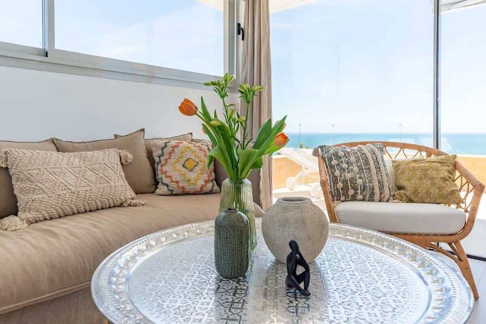 Villa with uninterrupted  sea view in Torreblanca (Fuengirola), Fuengirola