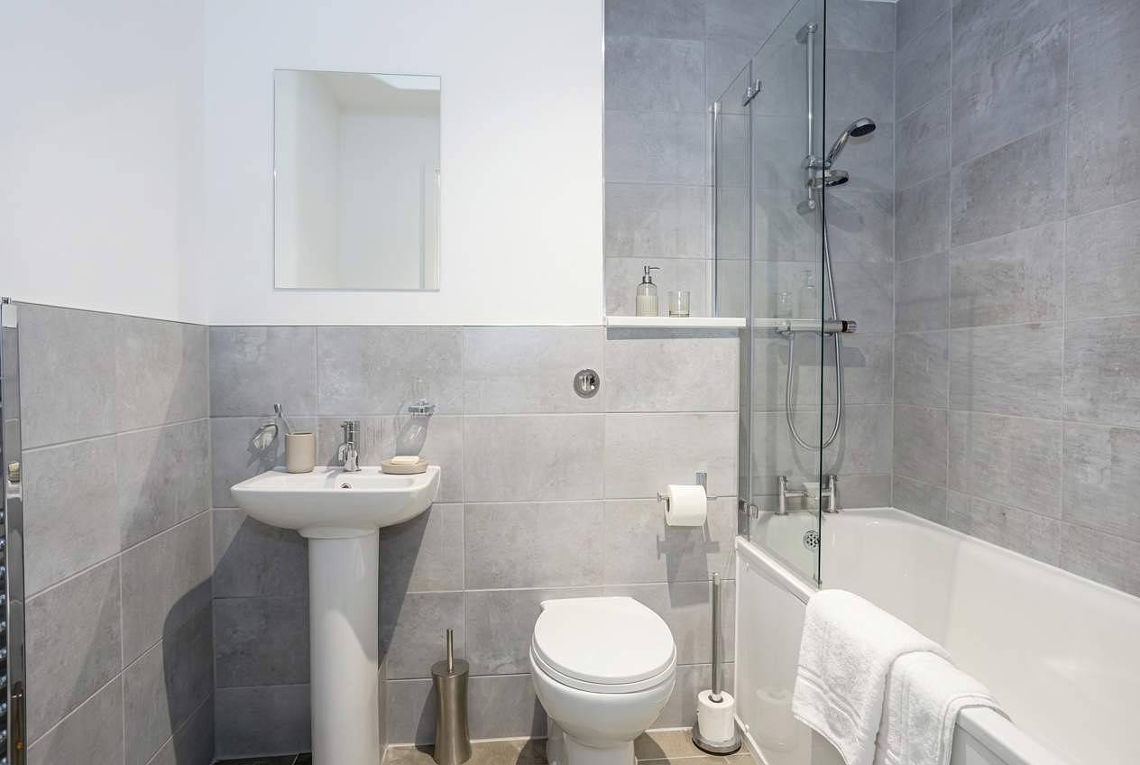 Monolocale intero, Bright Manchester Studio Apartment with Balcony in Greater Manchester