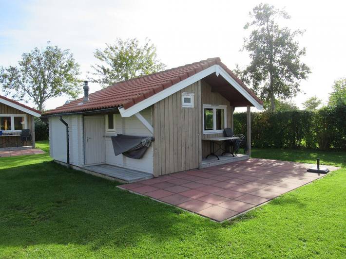 Ferienhaus für 4 Personen, mit Terrasse und Garten in Ellemeet