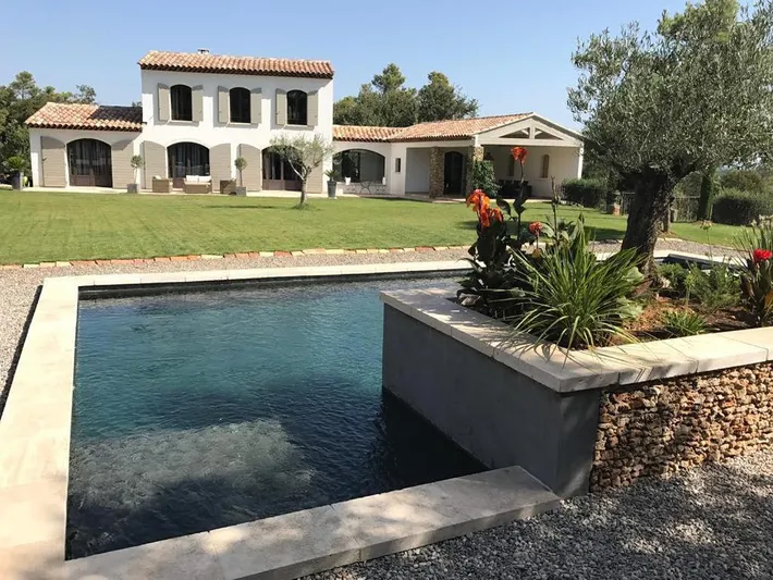 Villa für 10 Personen, mit Ausblick und Terrasse sowie Pool - 1
