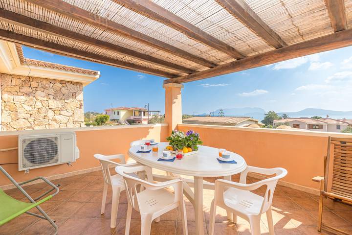 Entire apartment, Le Dimore di Nettuno 5 With Pool in Pittulongu, Olbia