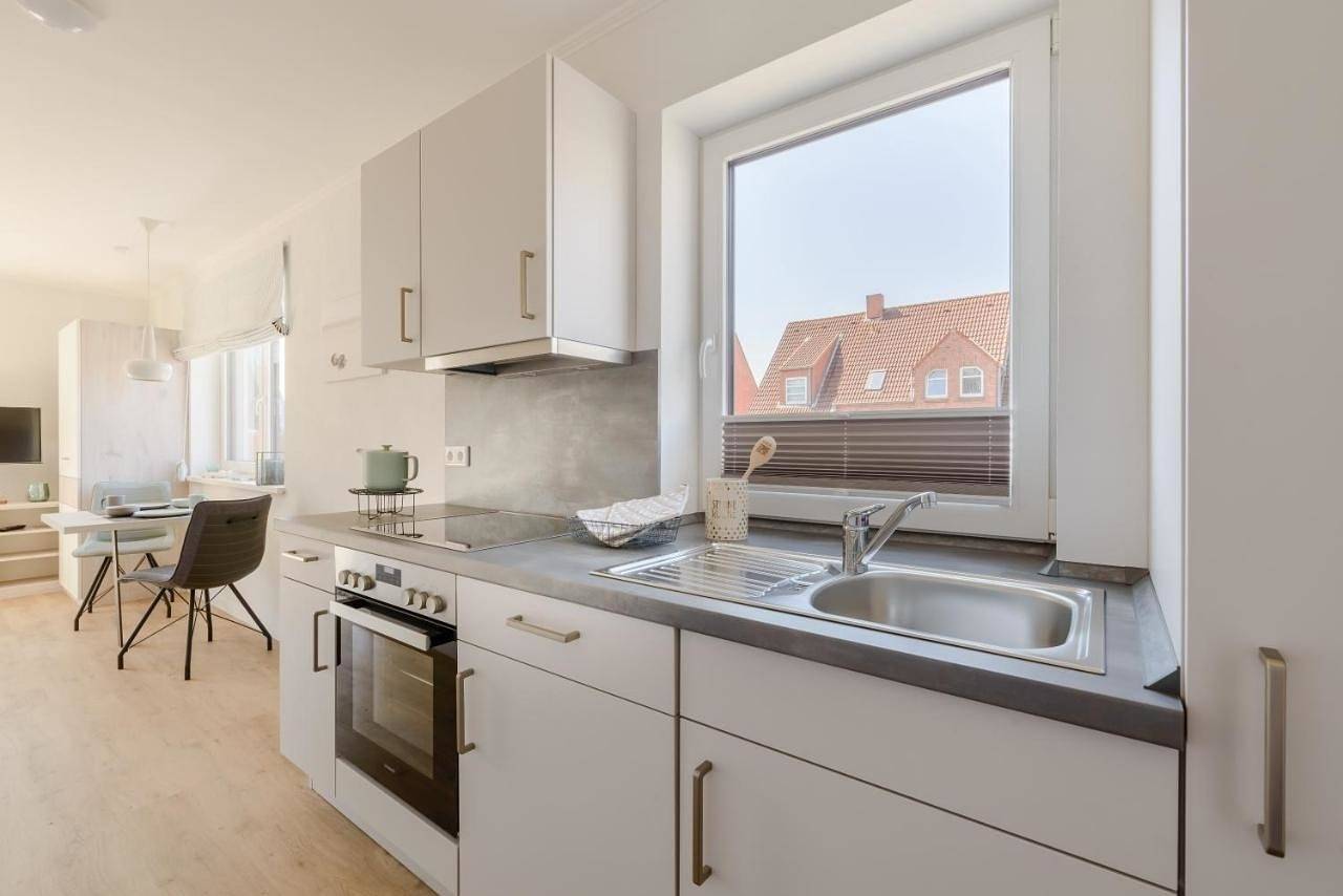 Ganze Ferienwohnung, Ferienwohnung "Achtern Diek" mit Balkon in Husum Hafen, Husum