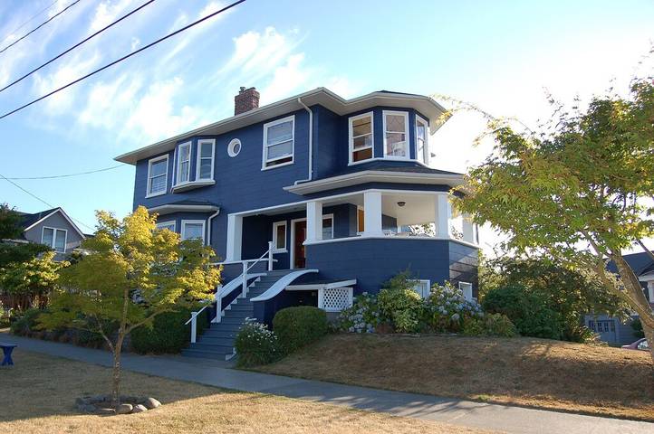 Vacation rental for 8 people, with terrace and yard in Alki Beach