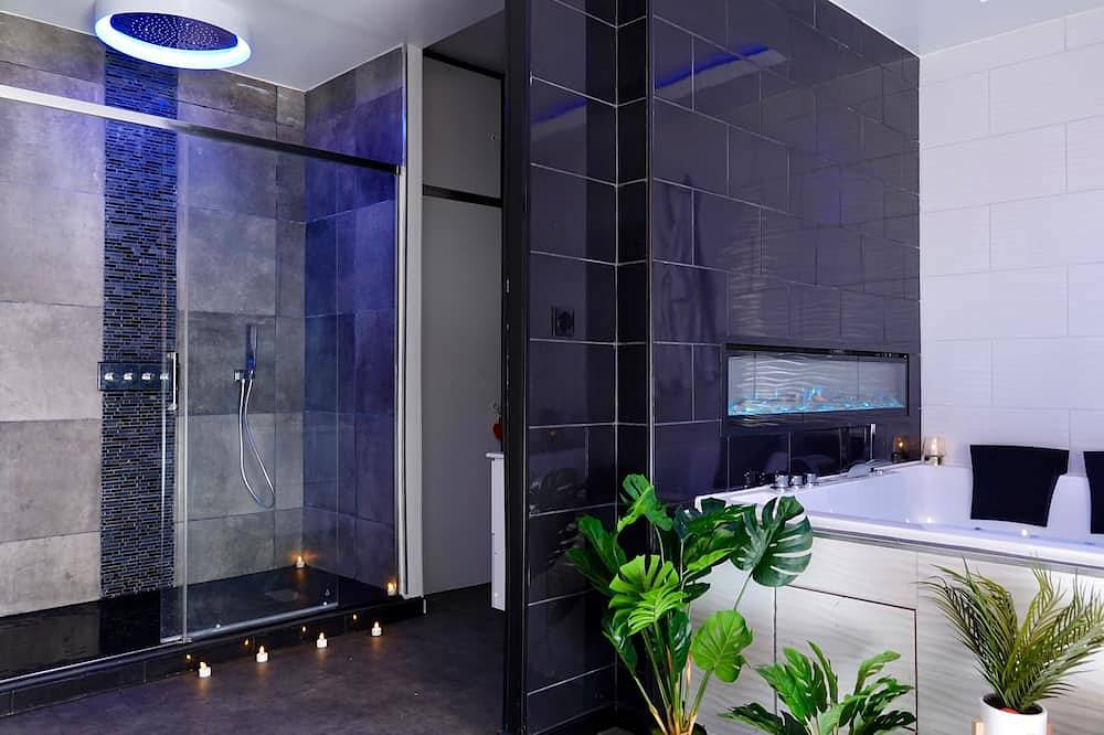 Appartement entier, Appartement Loveroom in Mantes-la-Ville, Yvelines