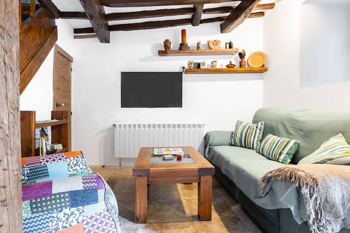 Ferienhaus 'Casa Raymonde' mit Bergblick, Balkon und Wi-Fi in Potes, Cordillera Cantábrica
