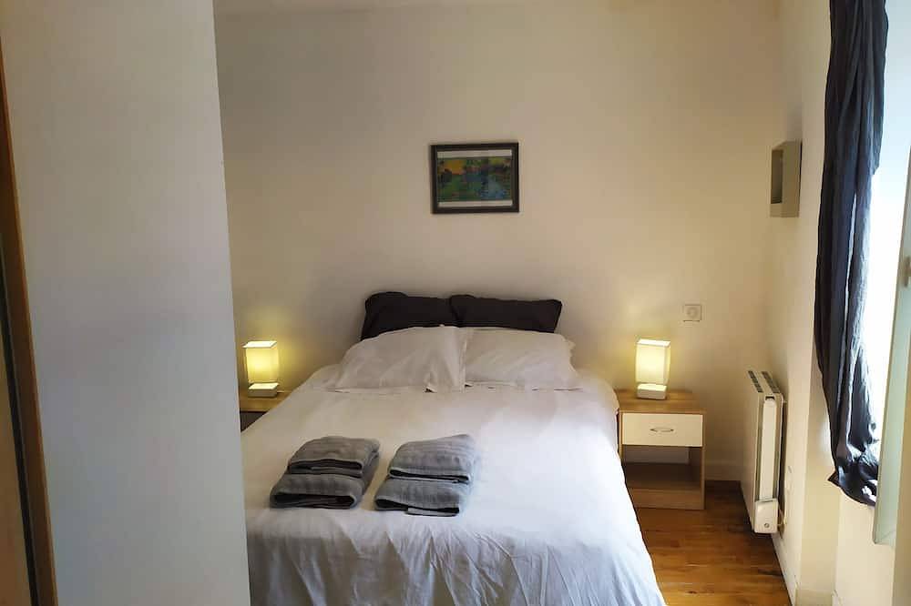 Entire apartment, Center Luz renovated apartment in Luz-Saint-Sauveur, Pyrenees National Park