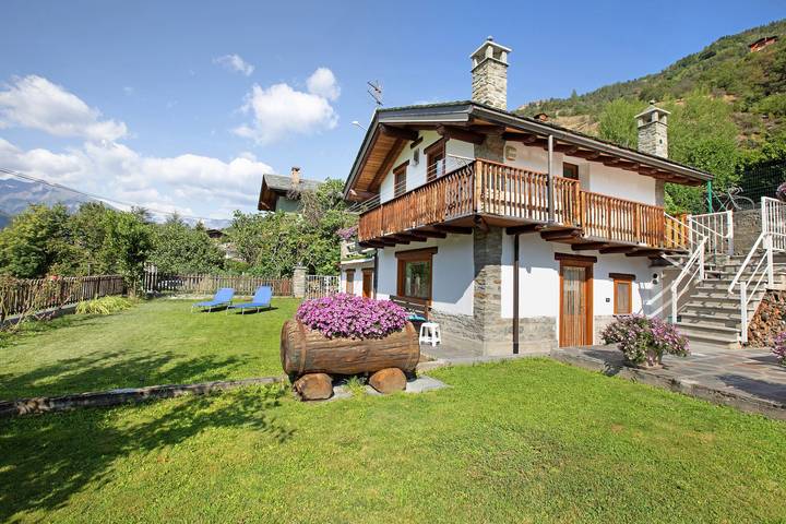 Gîte pour 4 personnes, avec Jardin dans La Côte