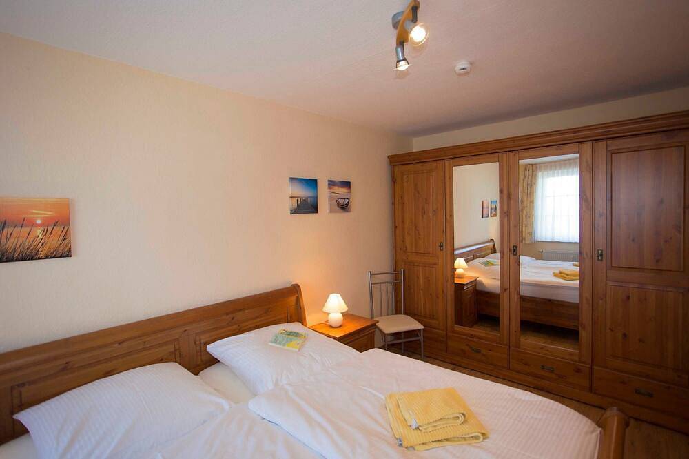 Ganze Wohnung, 2-Raum Whg. Nr. 2 - Ferienwohnungen Haus Meeresblick in Wiek, Rügen