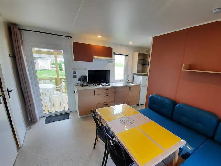 Mobil home pour 4 personnes, avec bassin pour enfant à Ambon - 4