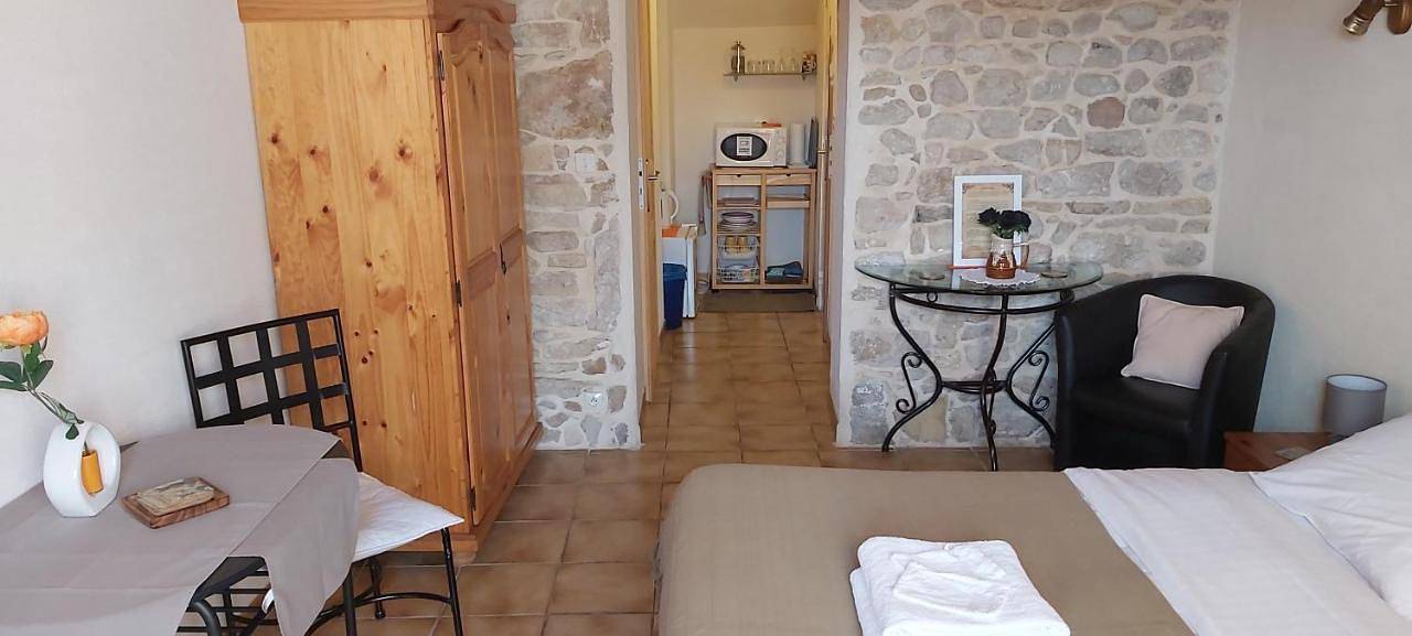 Twin Room with Bathroom in Plateau d'Hauteville, Belley