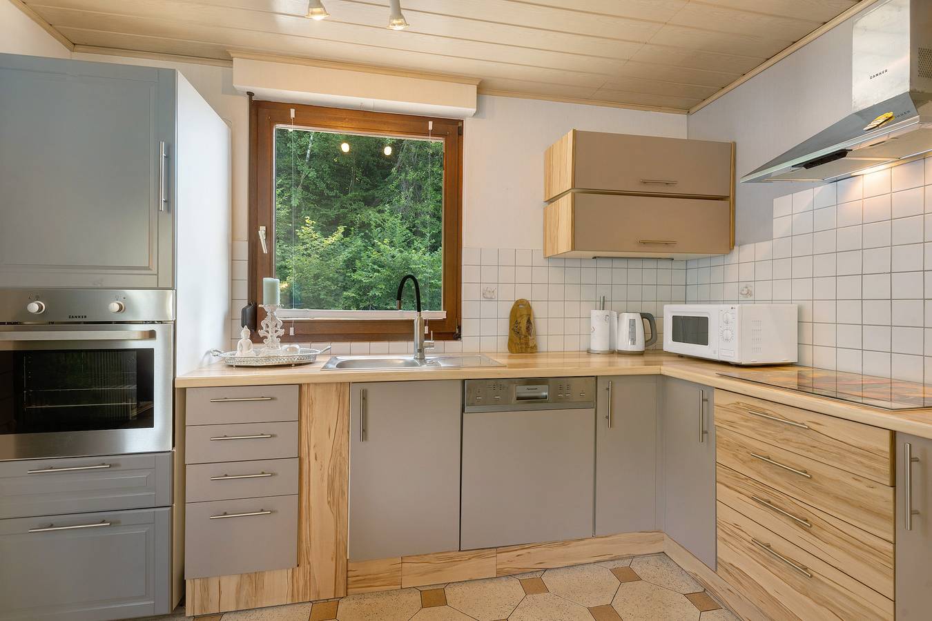 Ganze Wohnung, Ferienwohnung 'Wohung Zum Ausblick' mit Bergblick, Balkon und Wi-Fi in Plettenberg, Märkischer Kreis