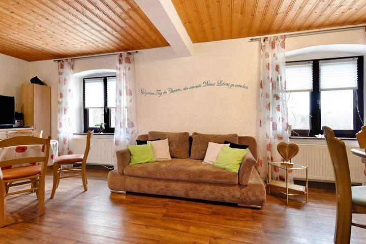 Ferienwohnung für 4 Personen, mit Garten und Kinderpool