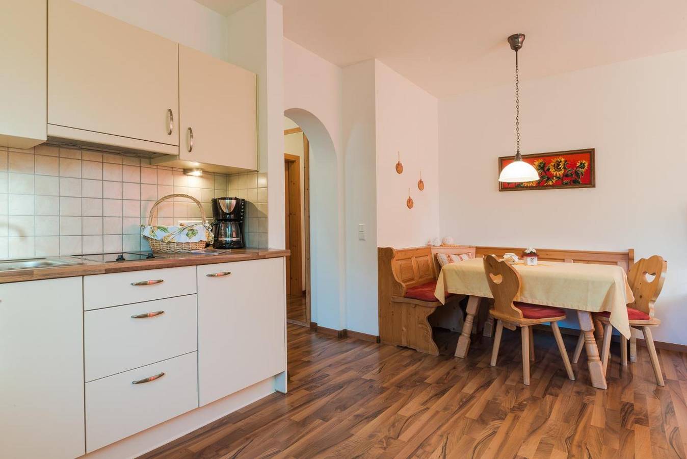 Ganze Wohnung, Ferienwohnung 'Sonnenblume' mit Bergblick, Wi-Fi und Klimaanlage in Algund, Texelgruppe