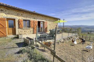 Gîte pour 6 personnes à Pomeys