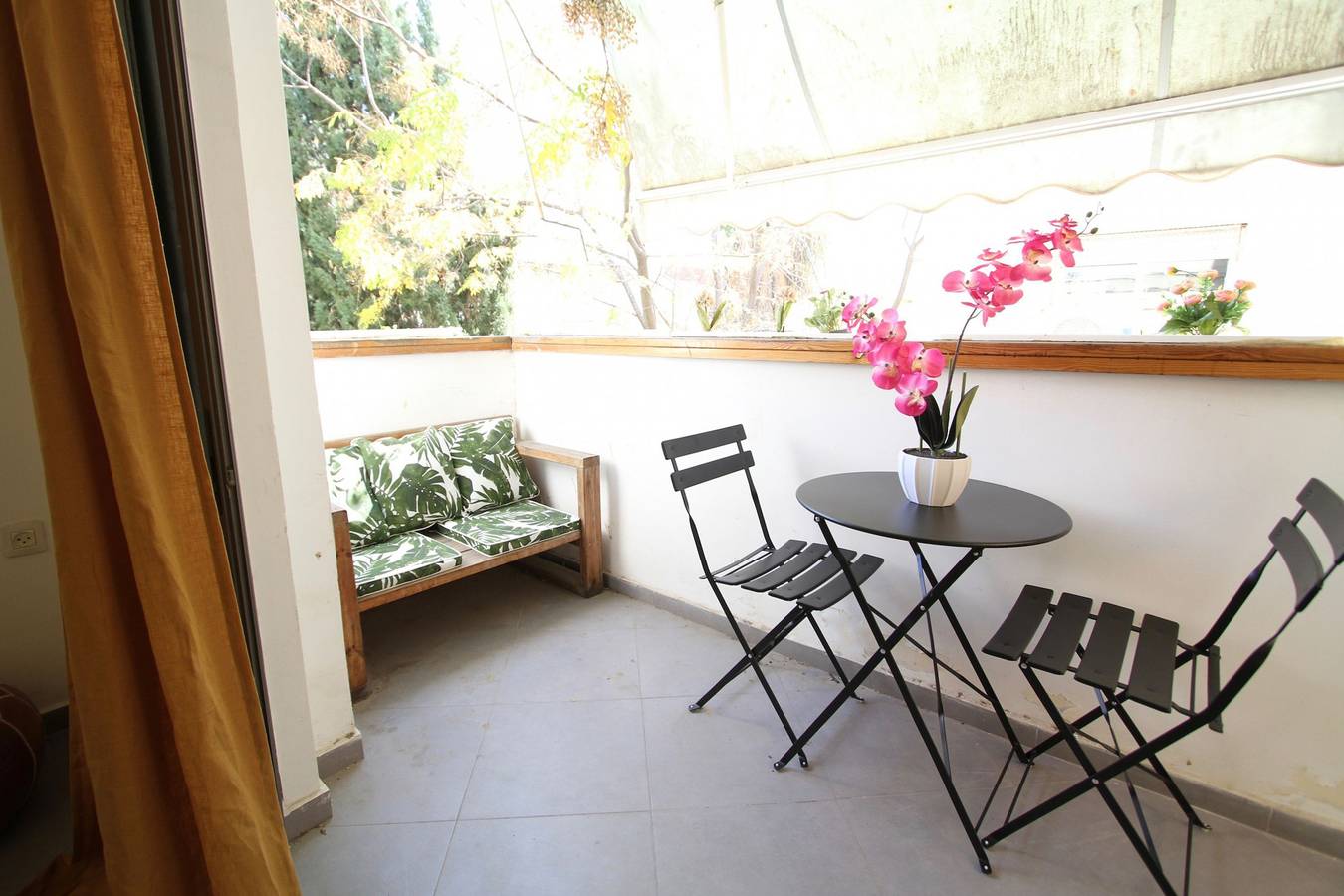 Entire apartment, Design & Balcony in City Center by Feelhome in Tel Aviv, Tel Aviv District
