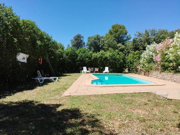 Casa rural para 4 personas, con jardín además de vistas y piscina, Se admiten mascotas en Tortellá