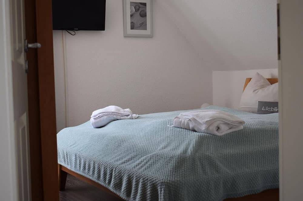 Ganze Wohnung, Sommerkoje - Ferienwohnung, Dachterrasse, Dusche, Wc in Eutin, Ostholstein