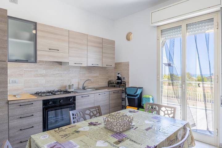 Villa 'Primavera' avec vue sur la mer, terrasse privée et climatisation in Marina di Modica, Modica